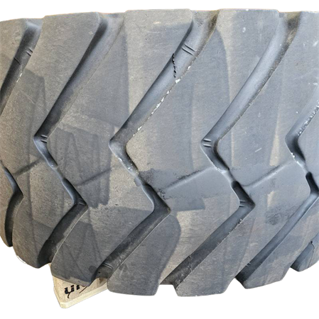 Däck med fälg 800/65 -29